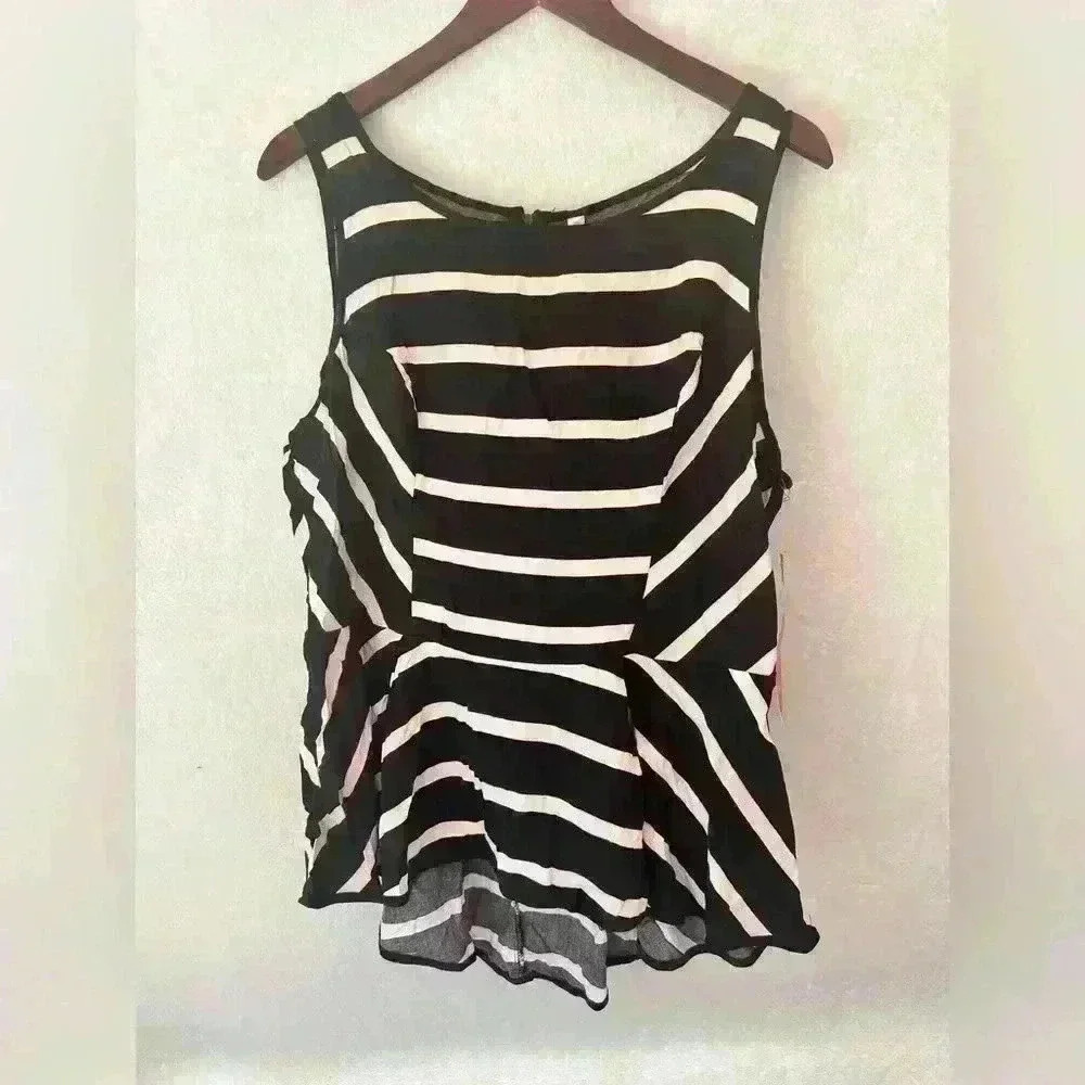 xhilaration Black and Beige Striped Top, Size Xl/ TG